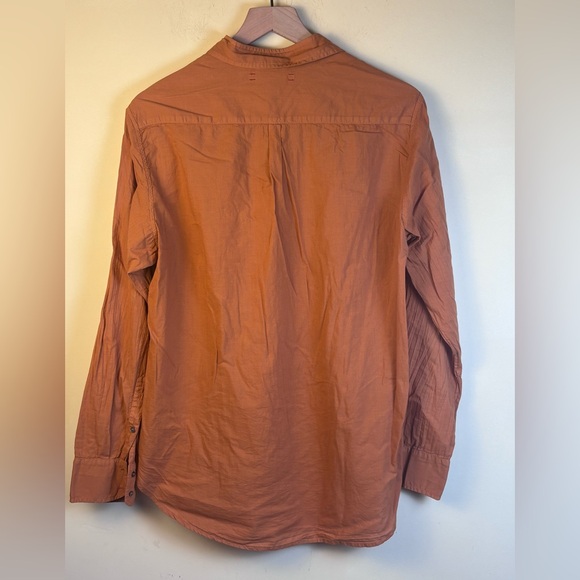 Xirena Orange Rust Button-Up Shirt Long Sleeve Boyfriend Cut Size Medium - Picture 2 of 3